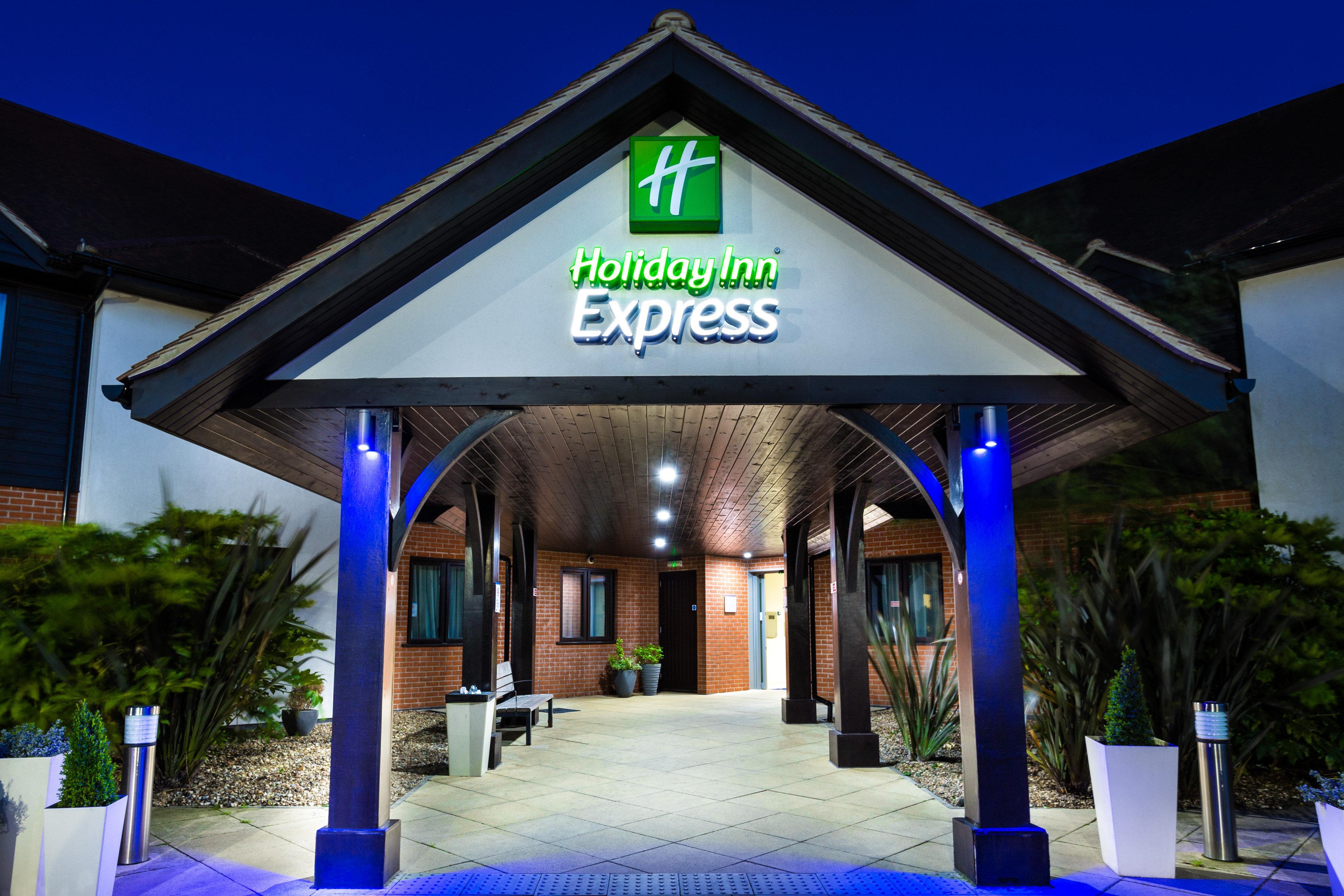 Holiday Inn Express Colchester, An Ihg Hotel Extérieur photo